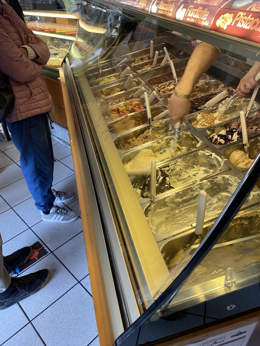 Gelateria Dolce Vita Photo 3