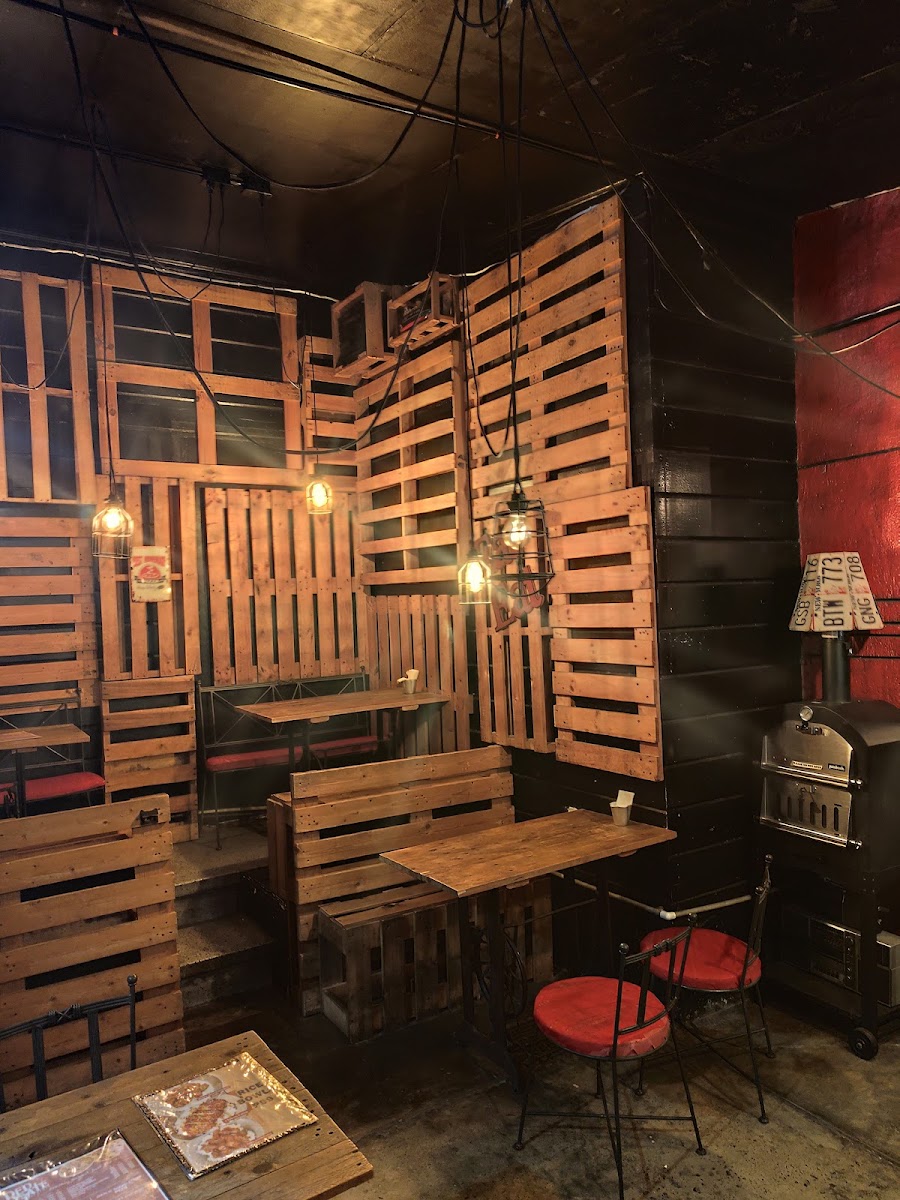 RedGate Pizzeria Photo 4