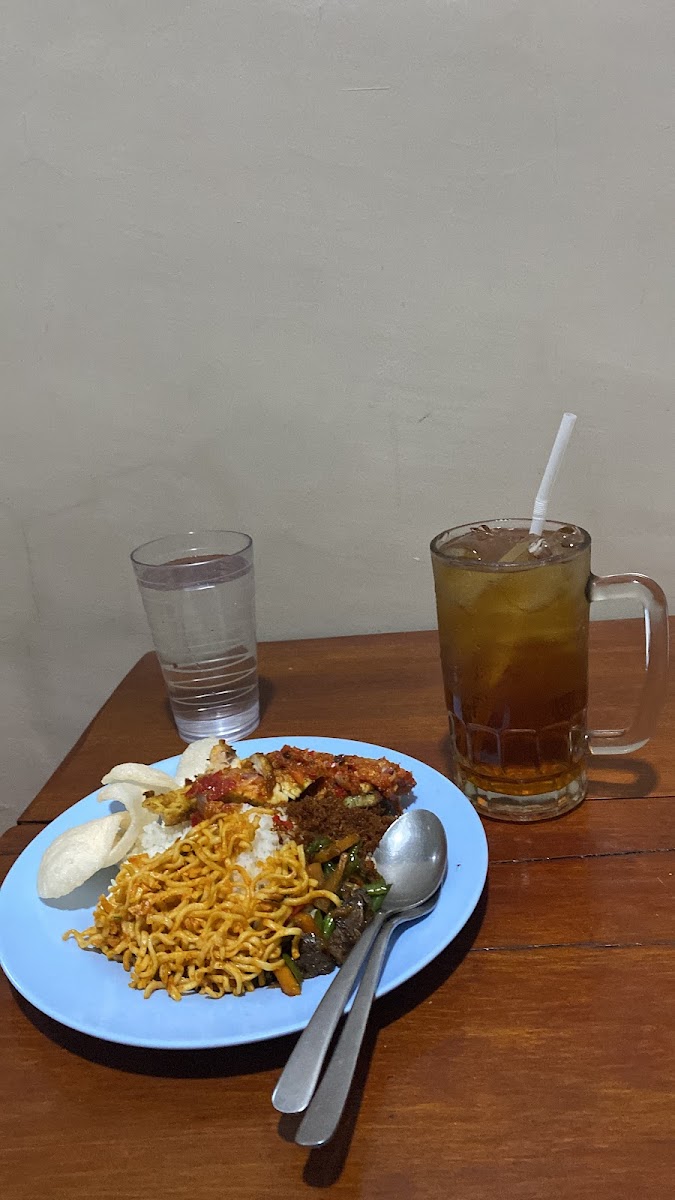 Warung Bu De Photo 3