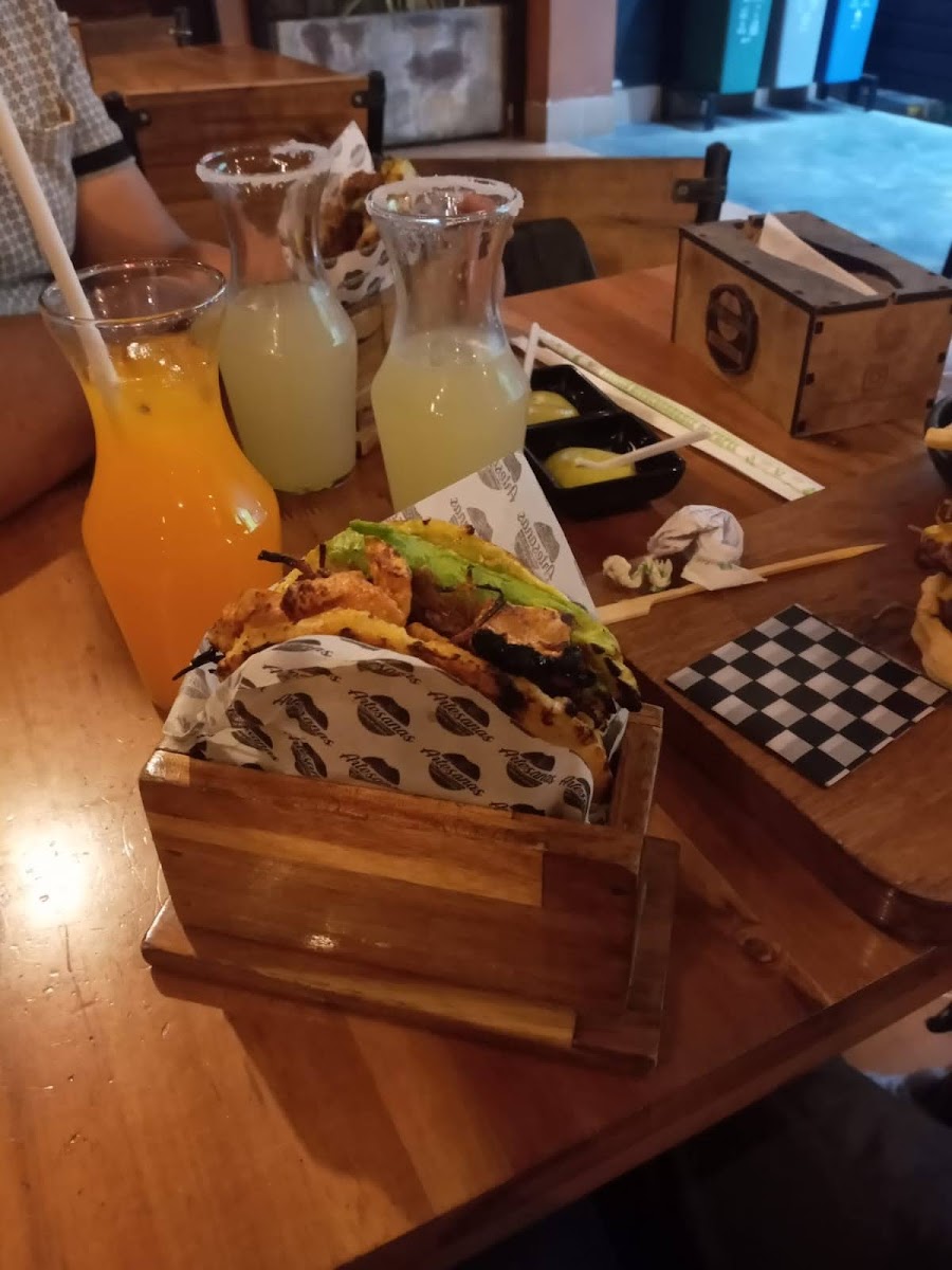 Artesanas Food & Beer Photo 8