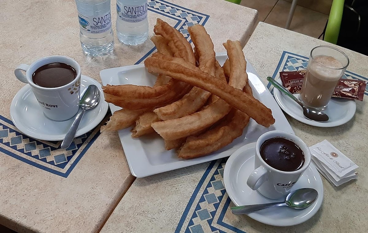 Olivares Cafeteria Churreria Piscolabis Photo 2