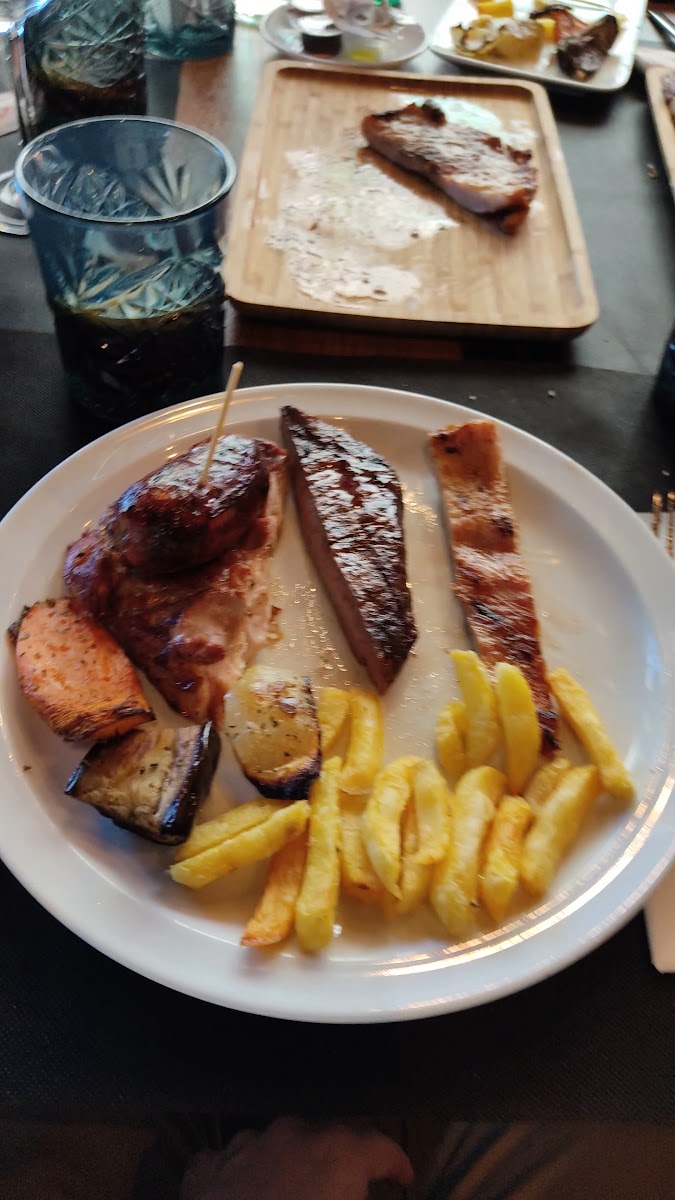 umoo Grill Beach Photo 2