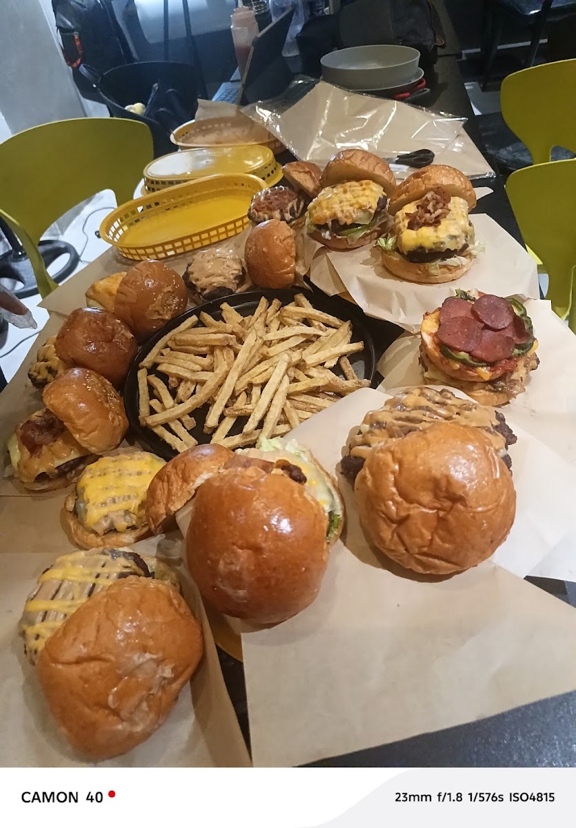 Kalsada Burger - Kapasigan Branch Photo 4