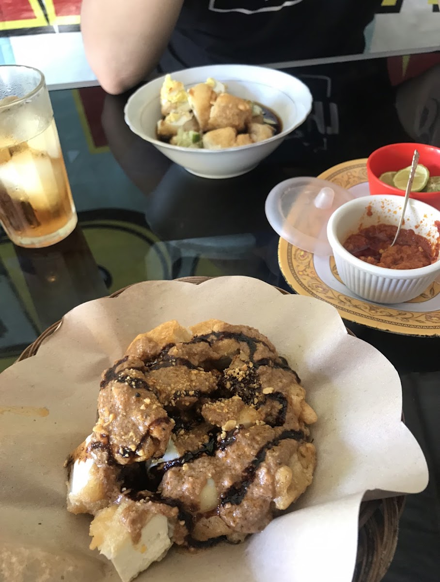 Batagor dan Siomay Si Geboy Bandung Photo 8