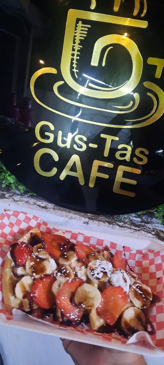Gus-Tas Cafe Photo 4