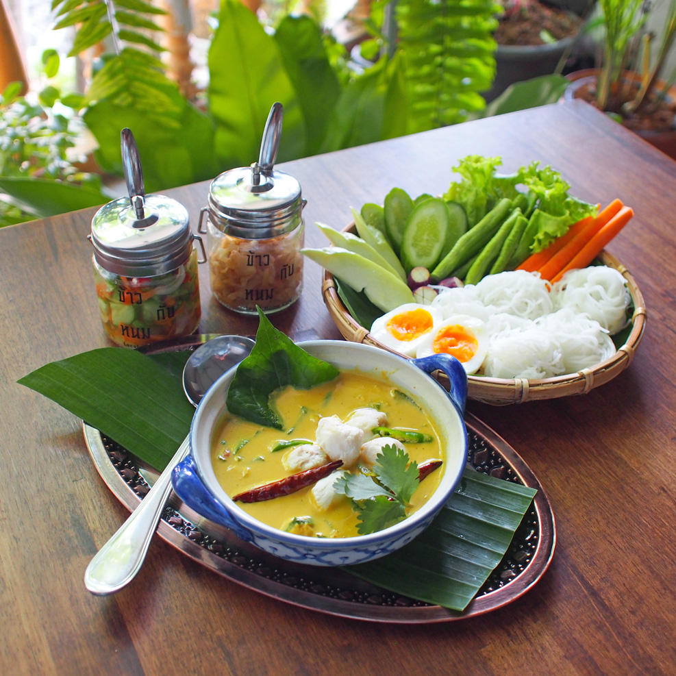 Kao Kab Nhom ข้าวกับหนม Photo 2