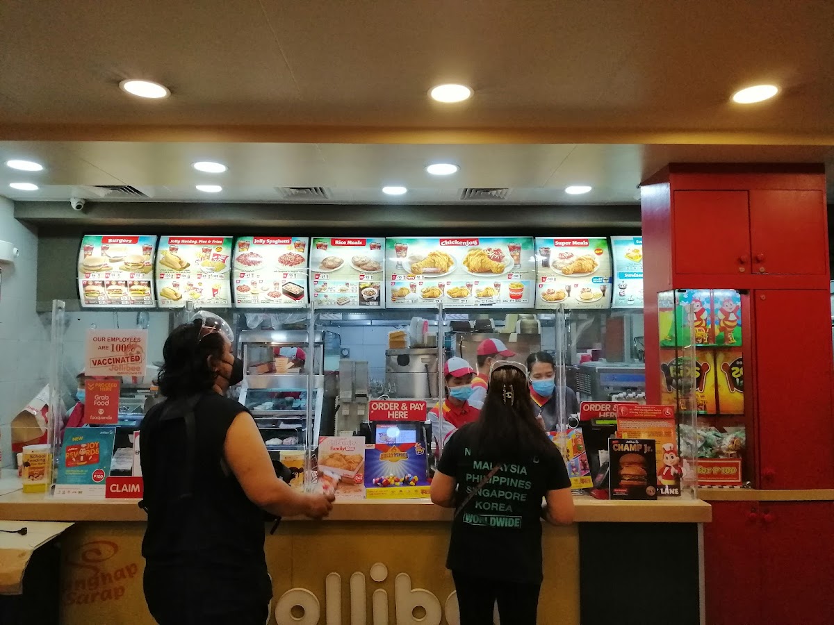 Jollibee Shopwise Commonwealth Photo 7