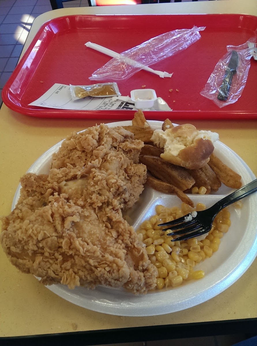Lee's Famous Recipe Chicken Photo 7