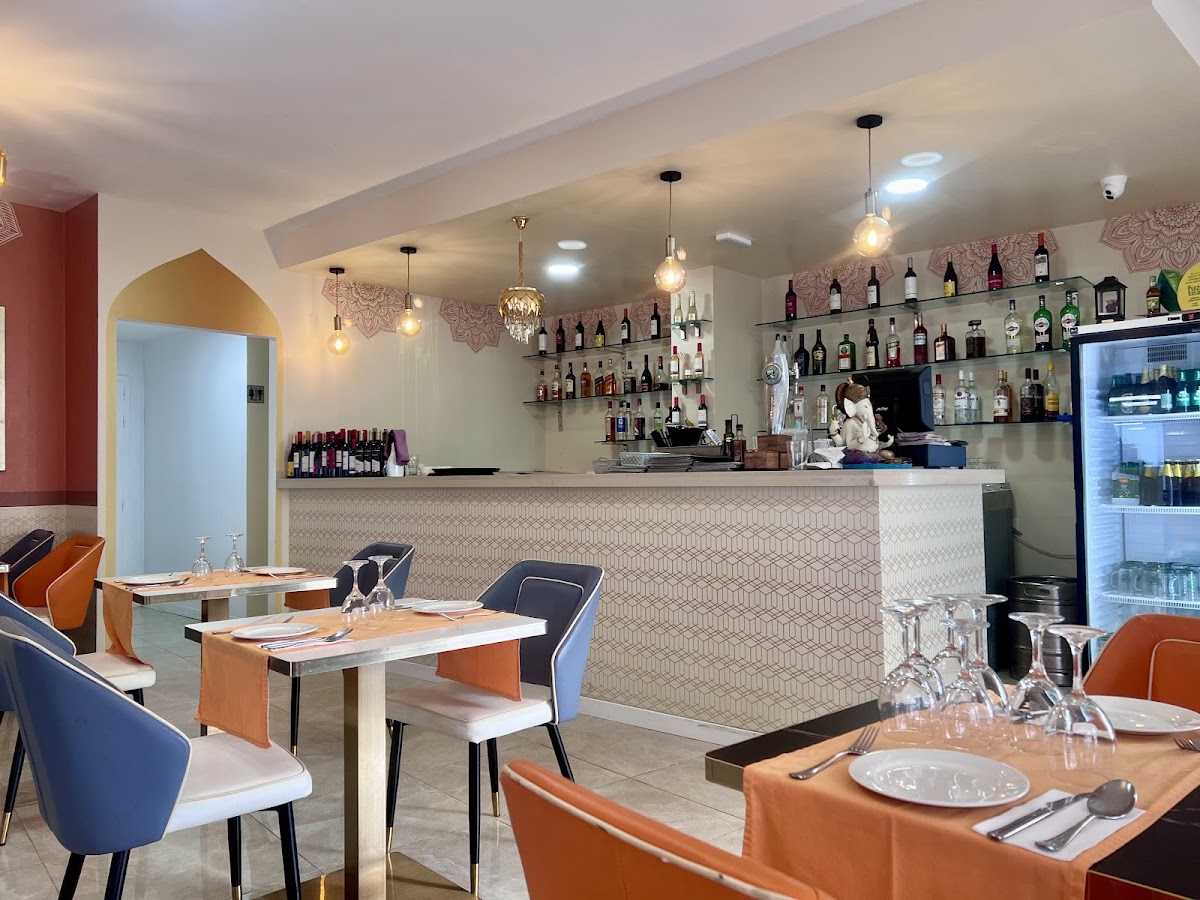 Taj Curry and Tandoori House