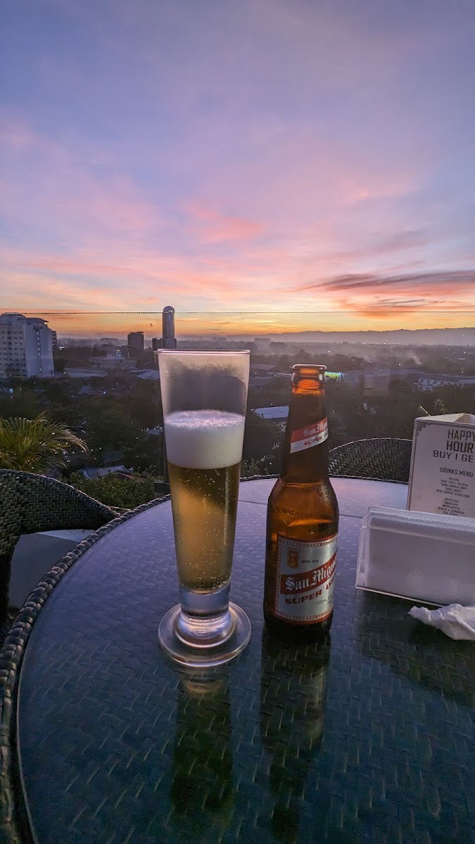 Room 801 Rooftop Bar and Restaurant Photo 5