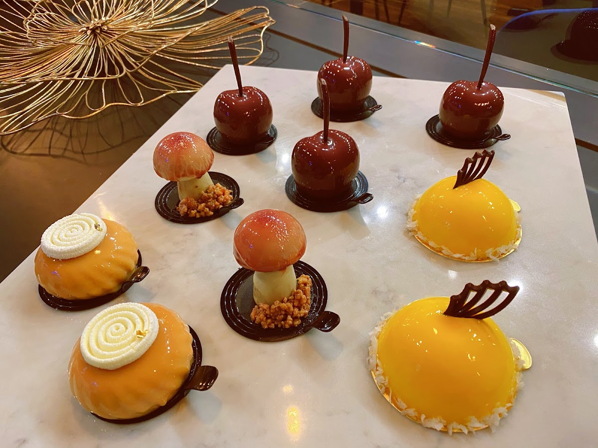 Le C's Patisserie & Tea House Photo 2