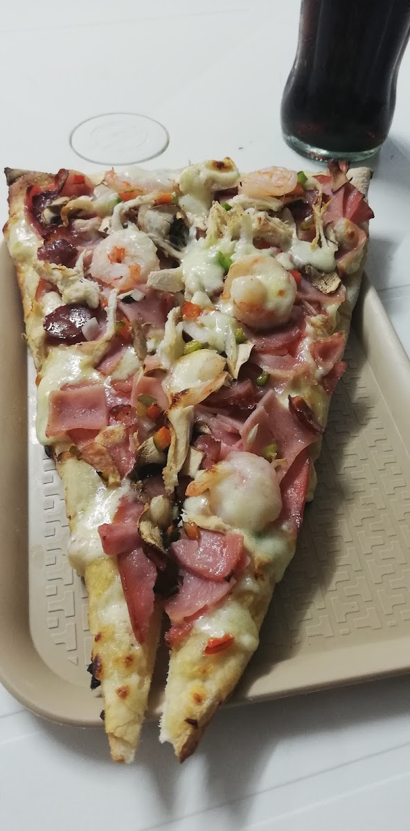 Pieros Pizza Photo 9