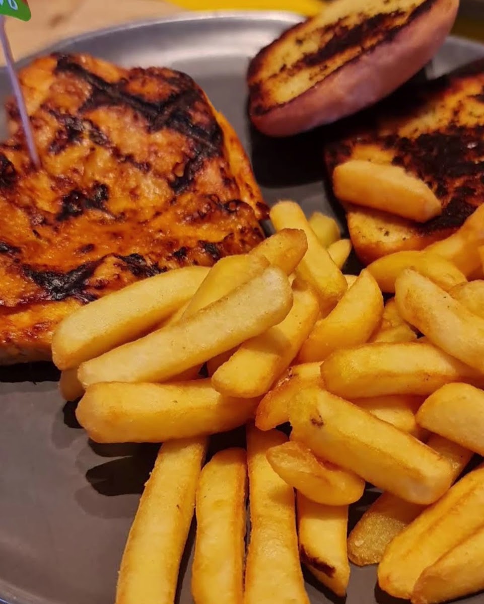 Nando's New Malden Photo 2