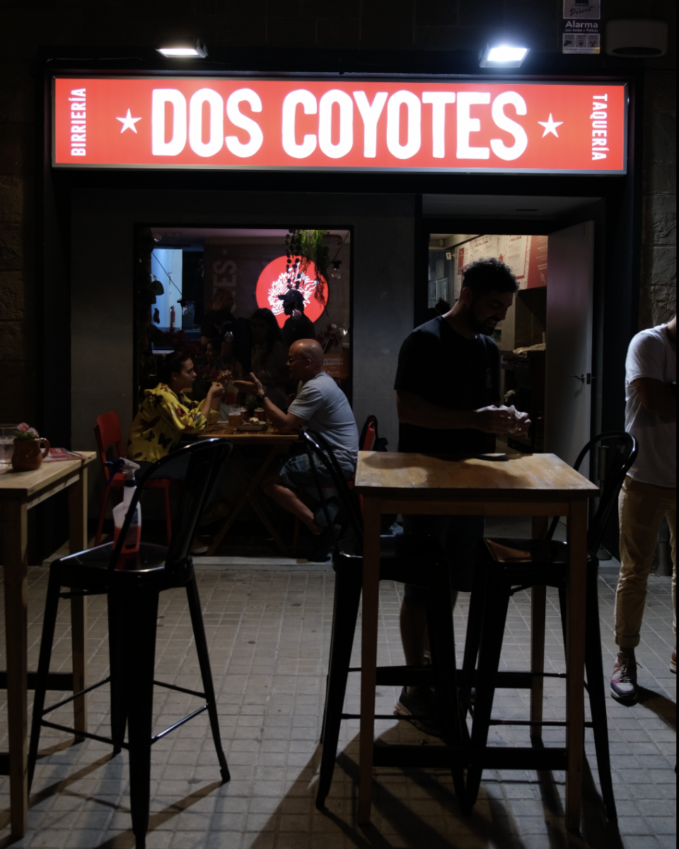 Dos coyotes - Mexican Birriería | Les Corts Photo 4