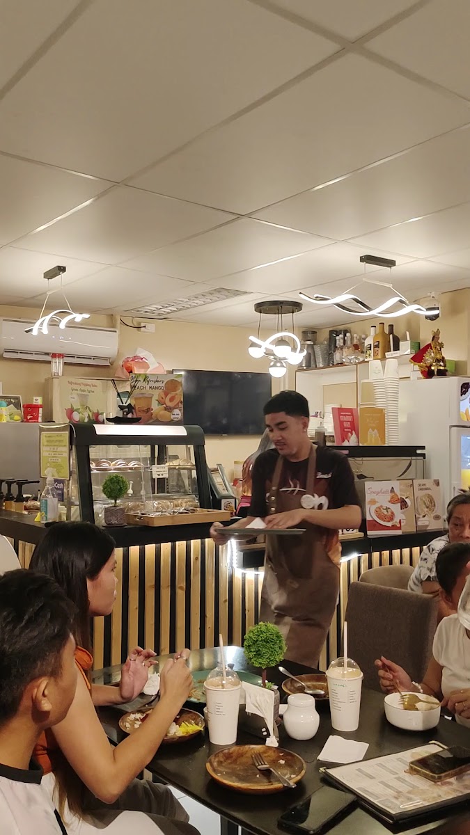 Dee Anna Cafe Photo 2