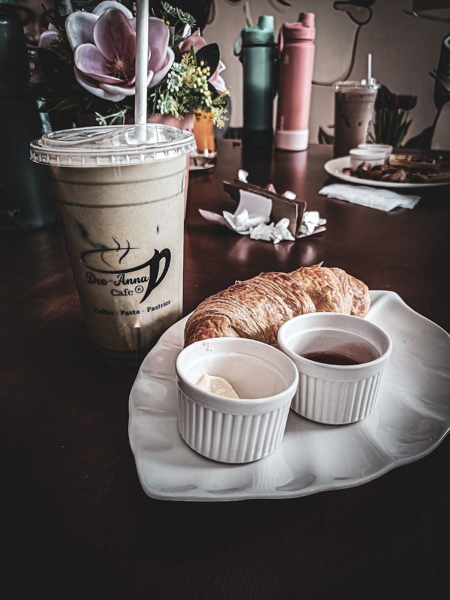 Dee Anna Cafe Photo 5