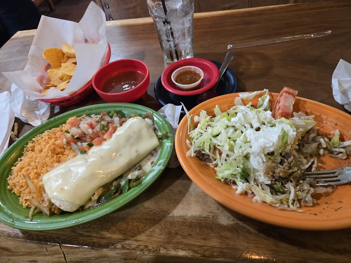 Mi Pueblo Mexican Restaurant Photo 7