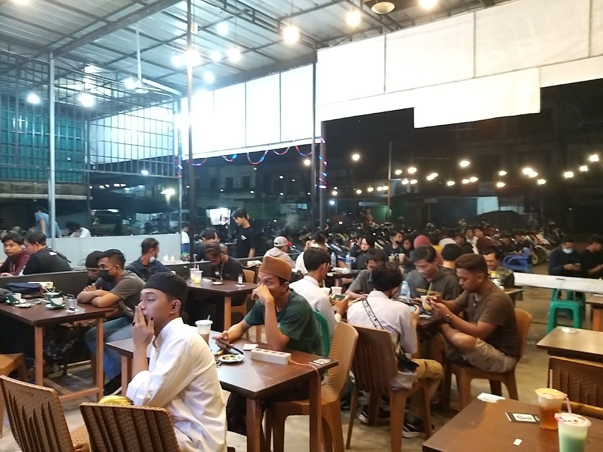 L7 Cafe Photo 4