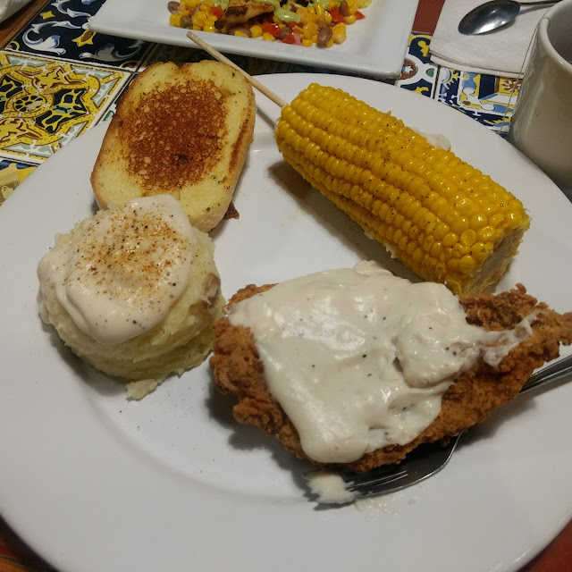 Country Fried Chicken Y Limonada Natural Con Fresa