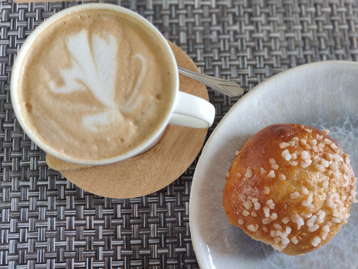 LA Baguette café Photo 6