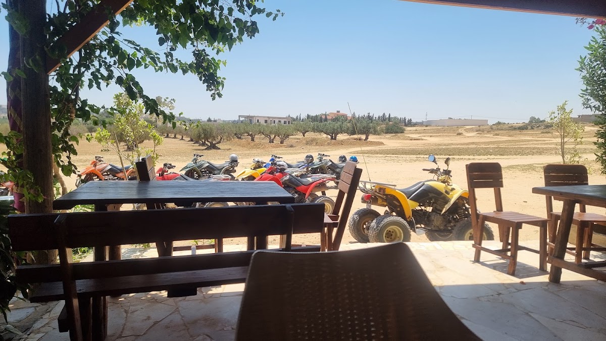 CAFE LAADHARI