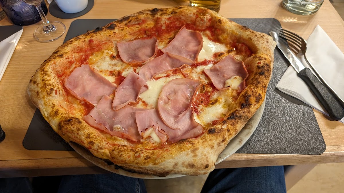 La Tombola Pizzeria & Trattoria Photo 5