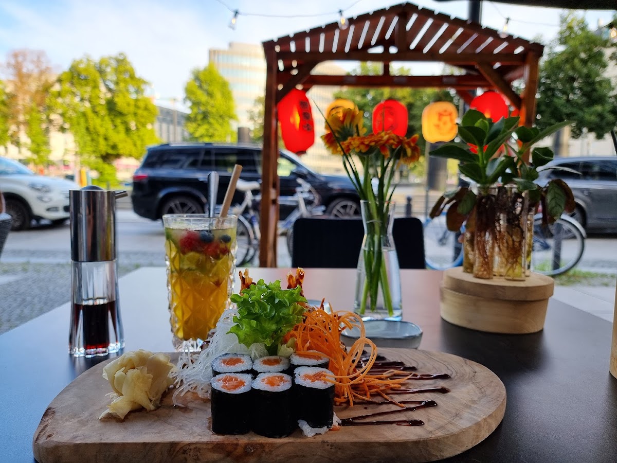 Jinbu Sushi Photo 7