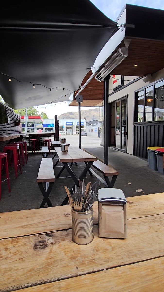 Red Star Burger Bar Photo 2