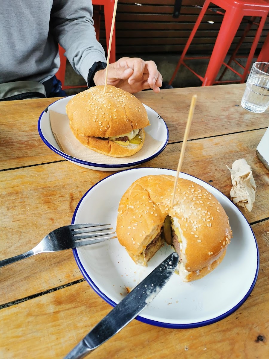 Red Star Burger Bar Photo 7