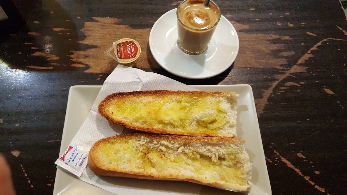 Forn de pa i degustació Monroy Photo 7