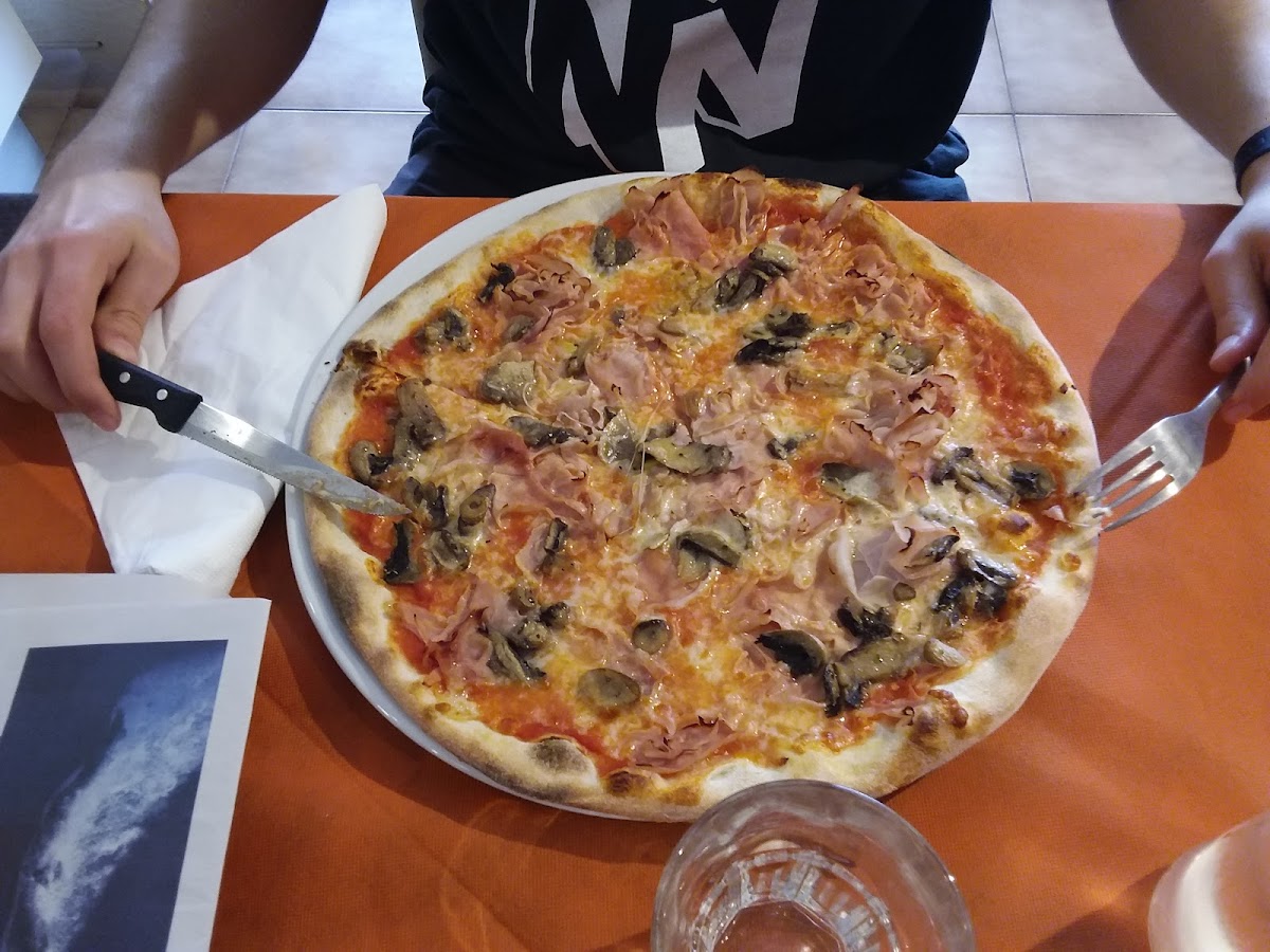 Pizzeria Girasole Photo 6