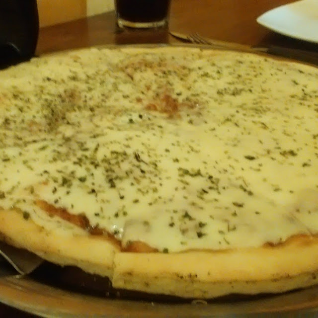 Pizza De Muzzarella