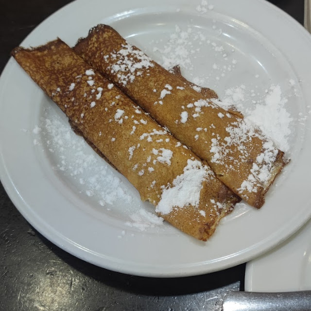 Filloas Rellenas de Crema