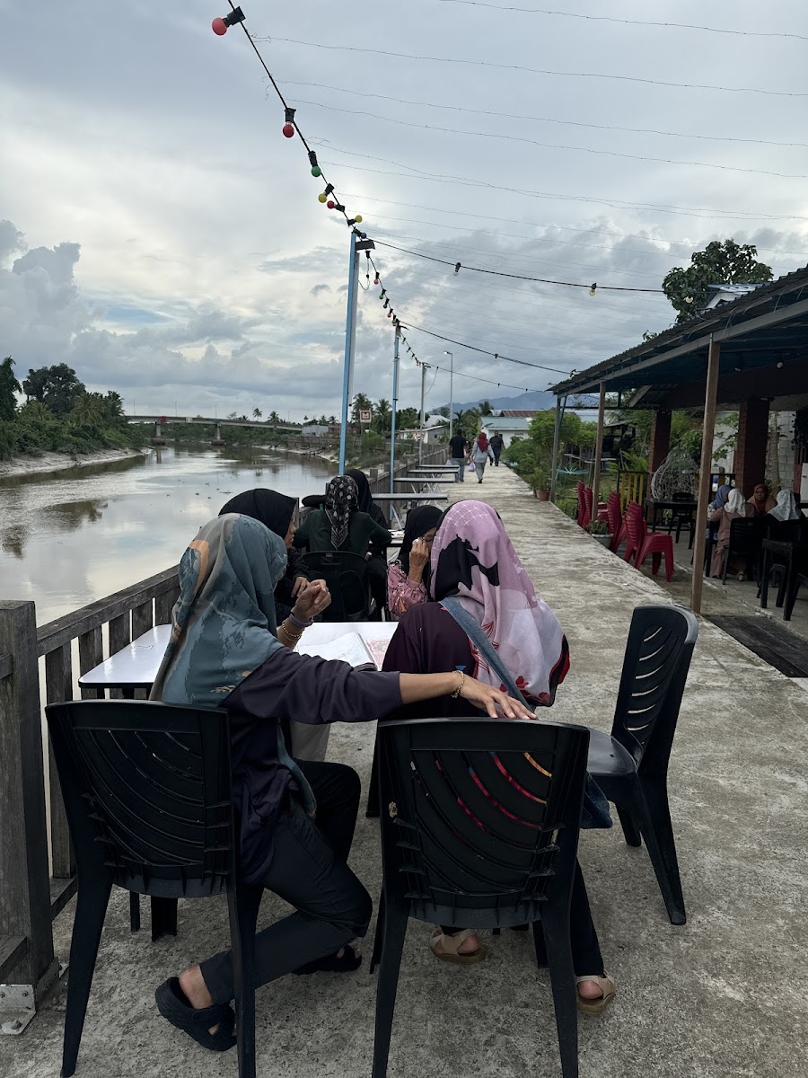 The Auss Cafe Photo 6