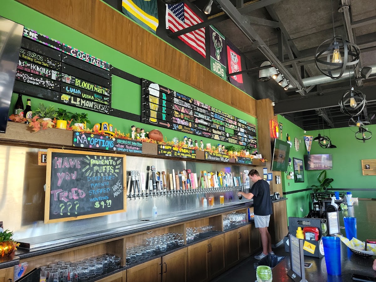 Bellevue Taphouse Photo 6