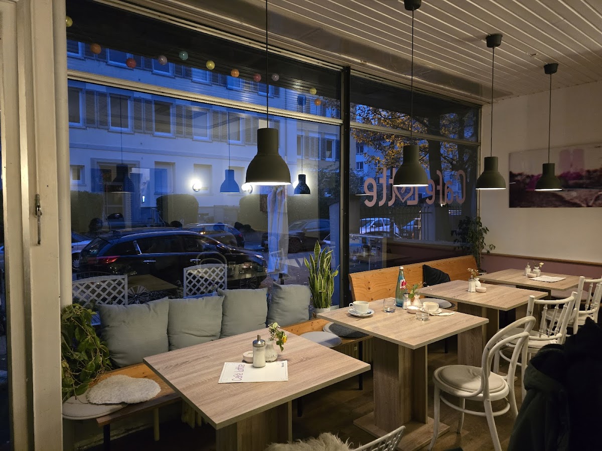 Café Lotte Photo 4