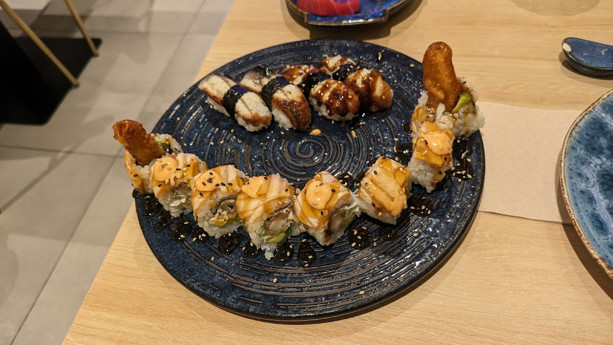 Yoüme Sushi - Guinardo Photo 3