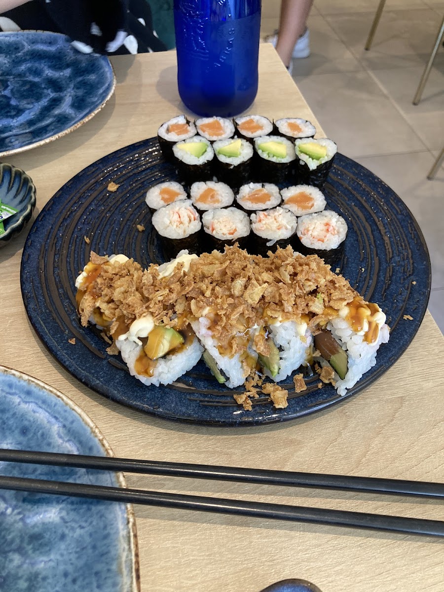 Yoüme Sushi - Guinardo Photo 5