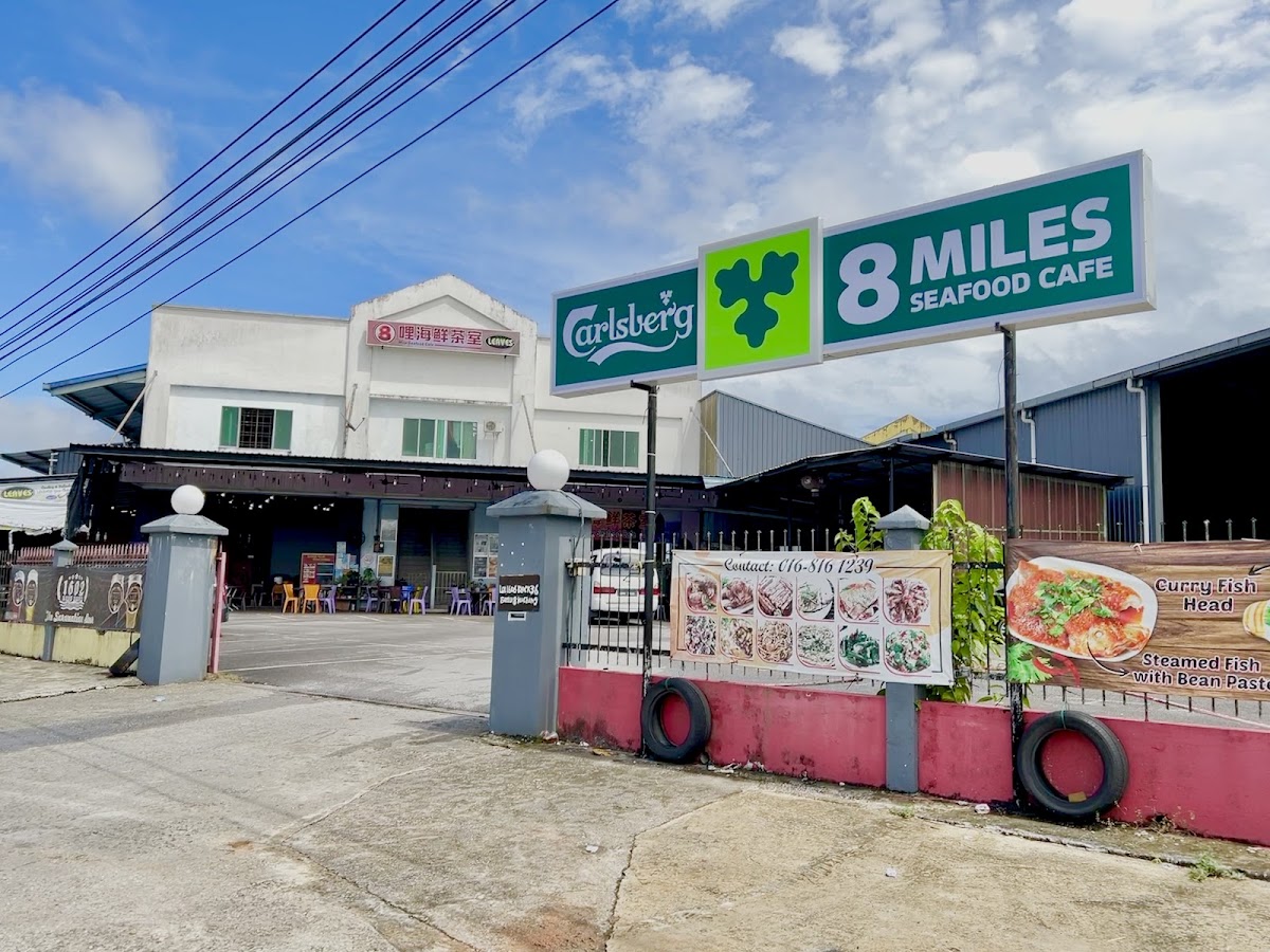 8 Miles Seafood Cafe
