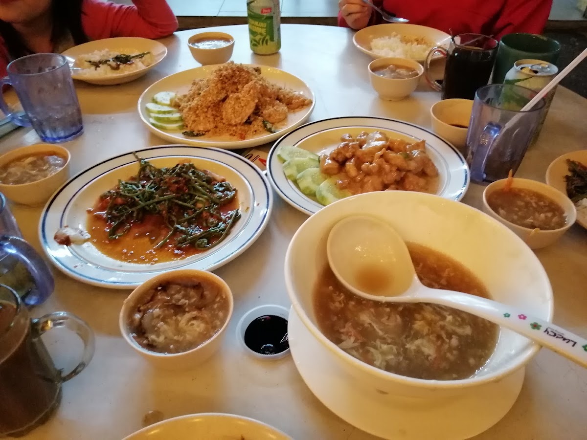 8 Miles Seafood Cafe Photo 3