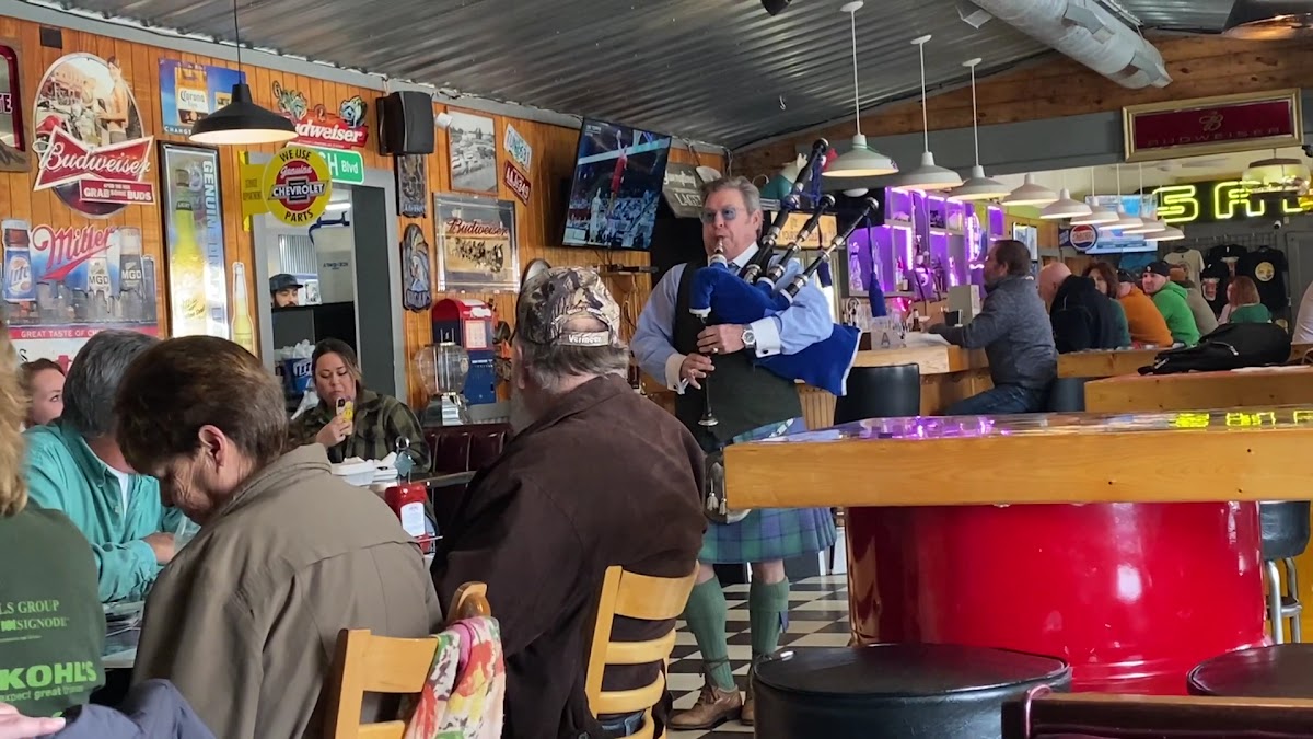 Joe & Freddy’s Bar & Grill Photo 2