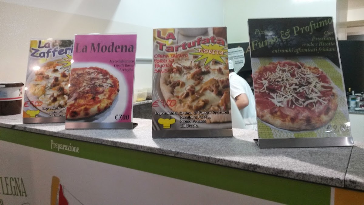 Pizzeria La Pizzeria Photo Menu 5