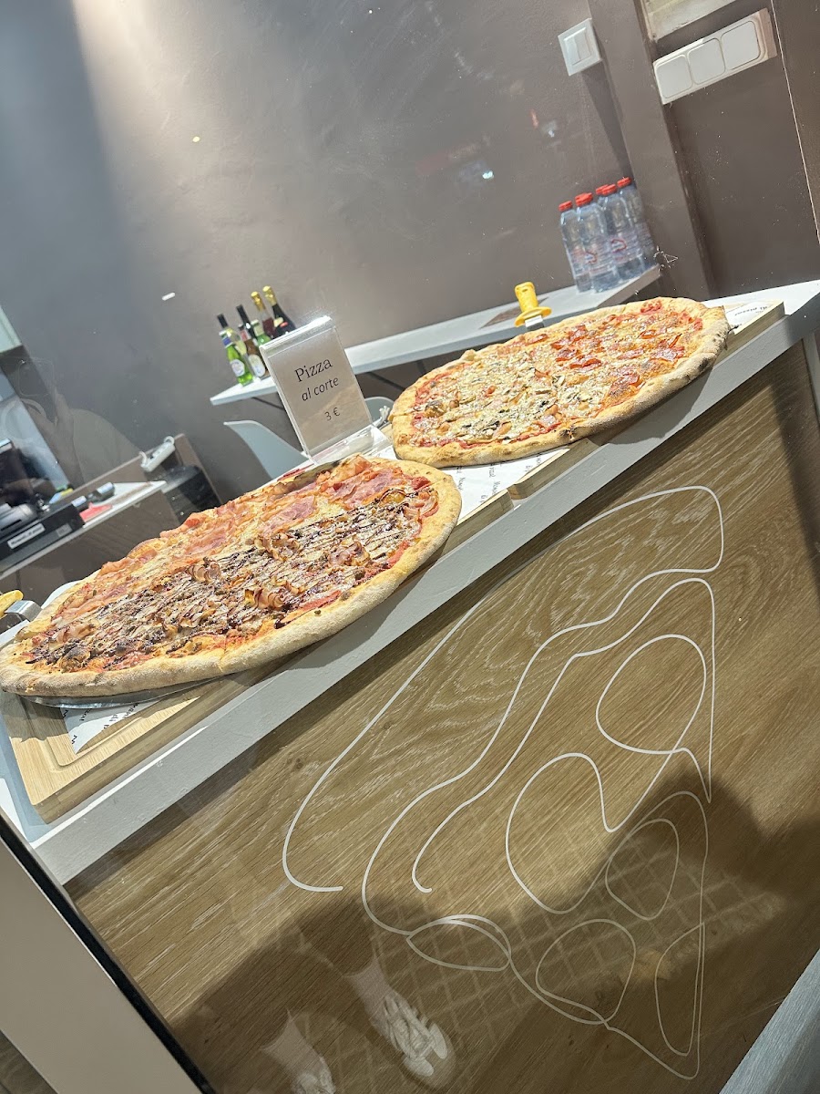 Momenti di Pizza Photo 6