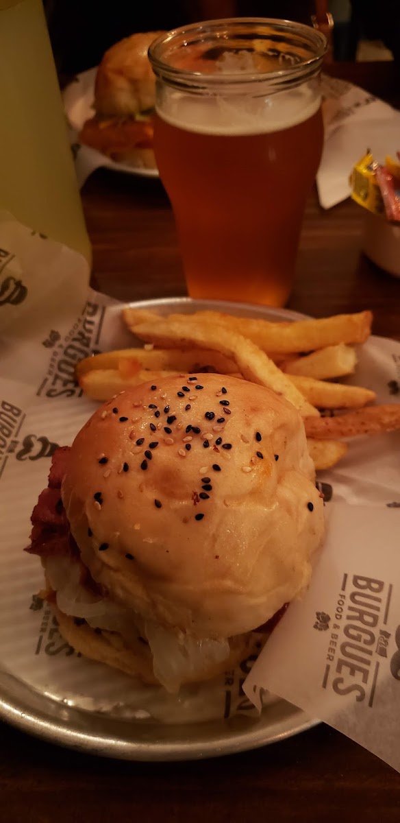 El Burgues Food & Beer Photo 10