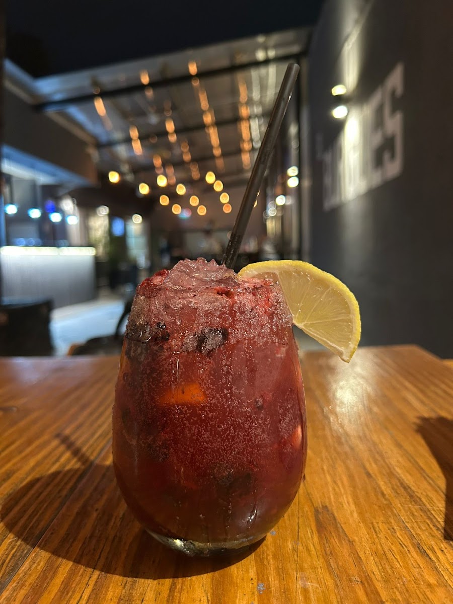 El Burgues Food & Beer Photo 4