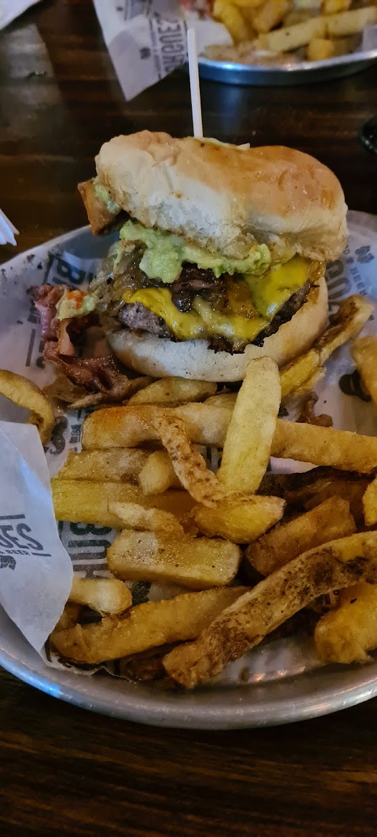 El Burgues Food & Beer Photo 5
