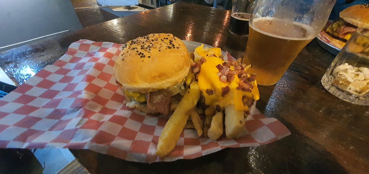 El Burgues Food & Beer Photo 6