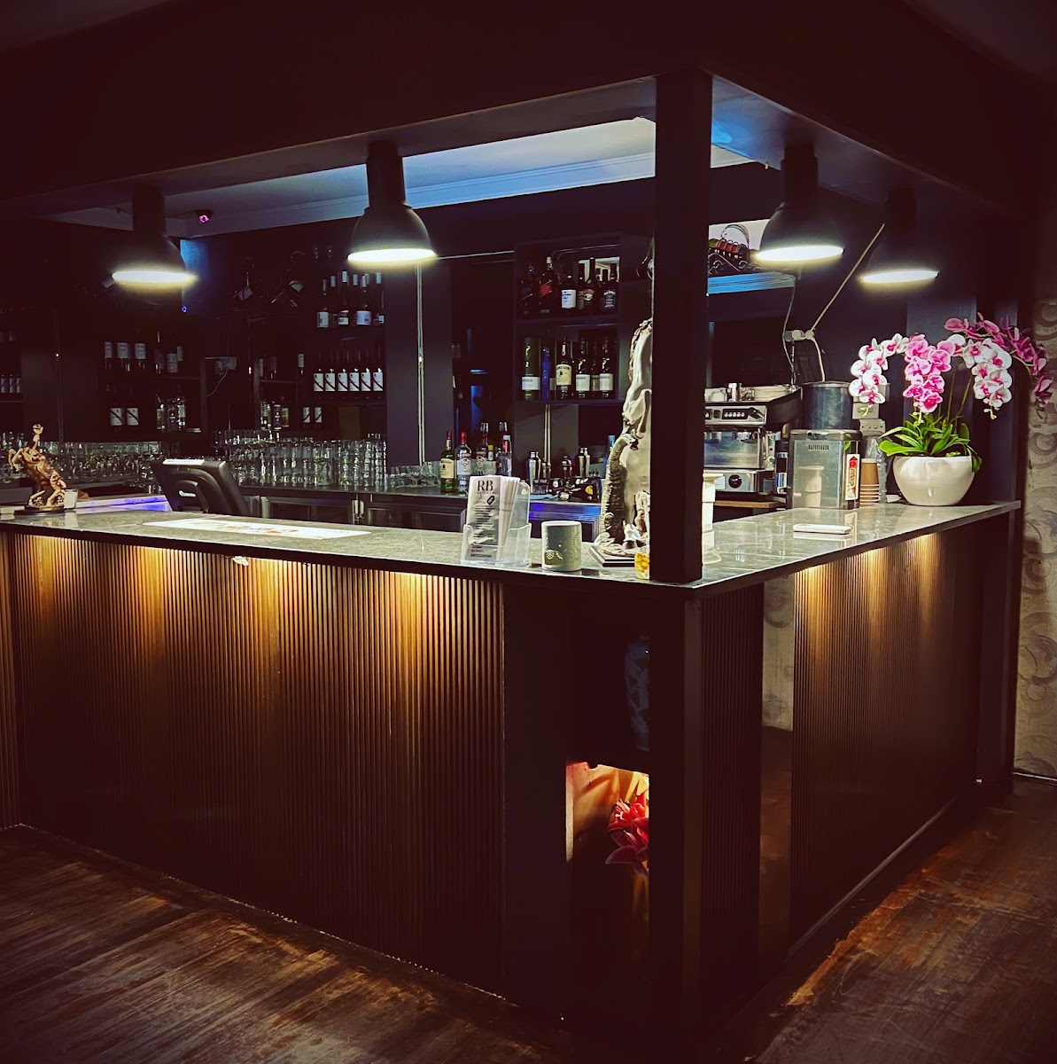 RB KITCHEN Photo 3