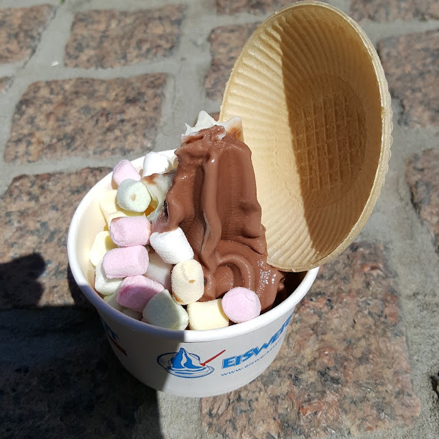 DDR Eis Aus Originalmaschine Nach Originaler Rezeptur Aber Mit West-topping