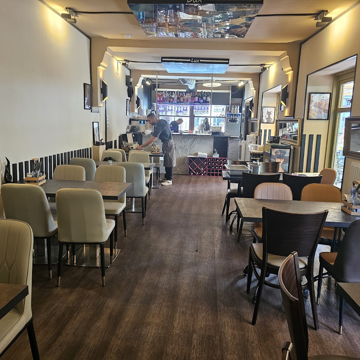 LUX Bar & Restaurants